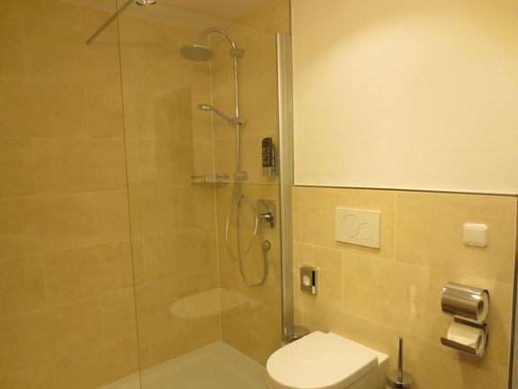 img_3966_badezimmer_doppelzimmer__27-kleiner.jpg